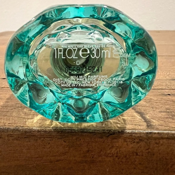 Miu Miu L'Eau Bleue Eau De Parfum spray 1.0 fl oz - Picture 4 of 4